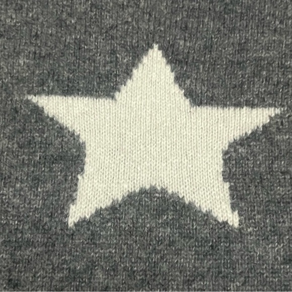 Chelsea & Theodore Cashmere star animal print sweater L - Picture 6 of 9
